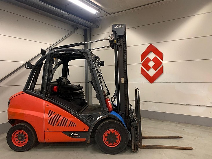 4 Whl Counterbalanced Forklift <10tH50D-02