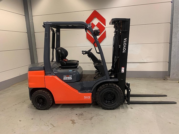 4 Whl Counterbalanced Forklift <10t52-8FDF25