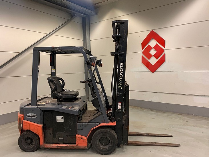 4 Whl Counterbalanced Forklift <10t8FBN25