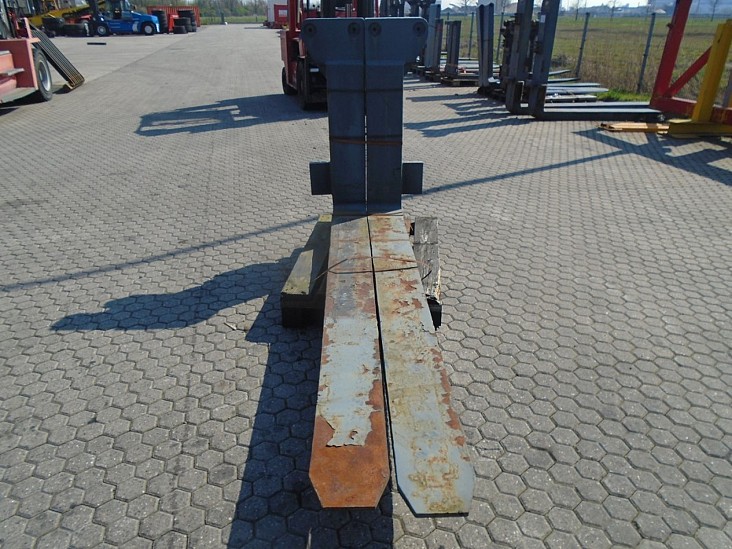 FORK Fitted with Rolls, Kissing 28.000kg@1200mm // 2400x220x120mm 3